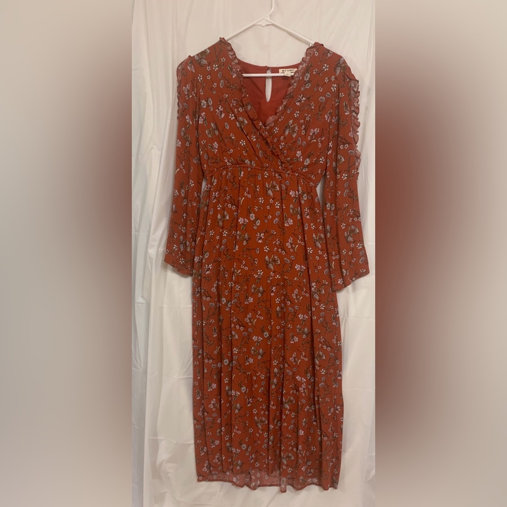 Miami Women’s Dress Size Small 3/4 arm split in upper sleeve, elastic waist.